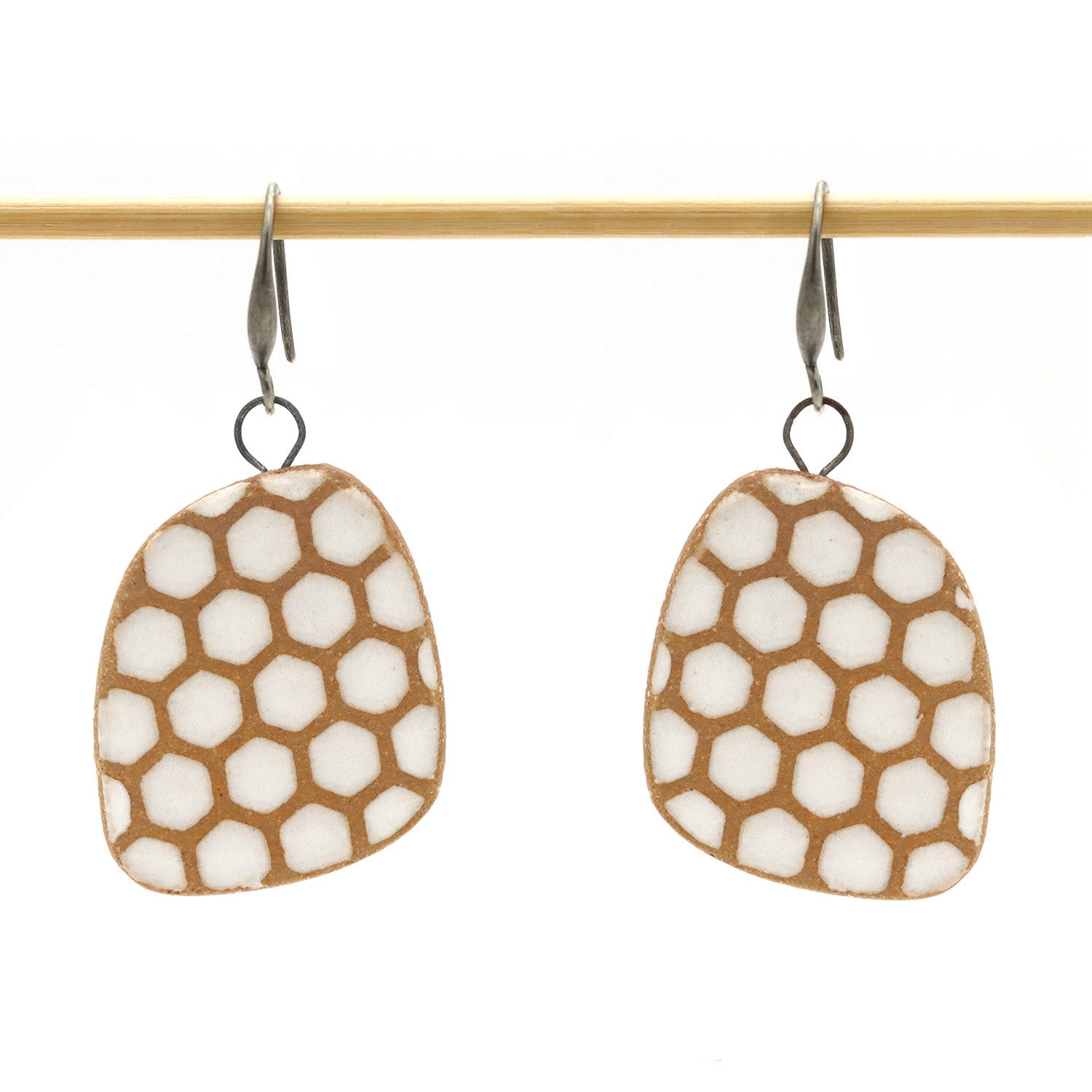 Oorbellen Mono White Beehive